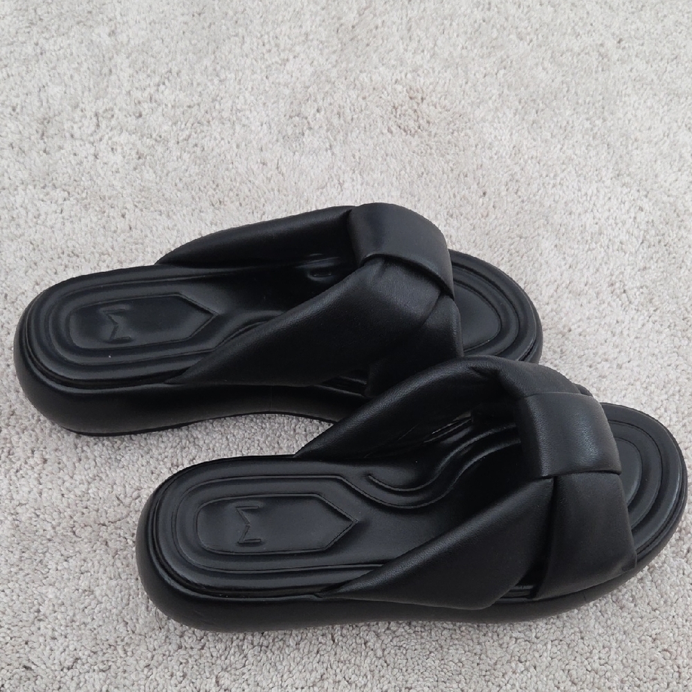 Marc Fisher Chunky Platform Black Slide Sandals